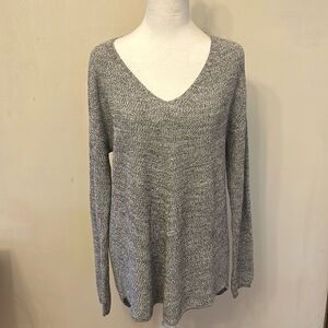 A.N.A black white V neckline long sleeve cotton sweater Size L EUC